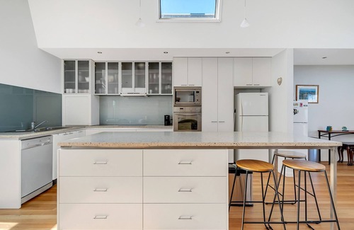 Long Beach Casa | 3-Bed Seaside Serenity Escape at Long Beach
