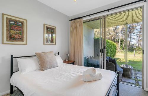 Long Beach Casa | 3-Bed Seaside Serenity Escape at Long Beach