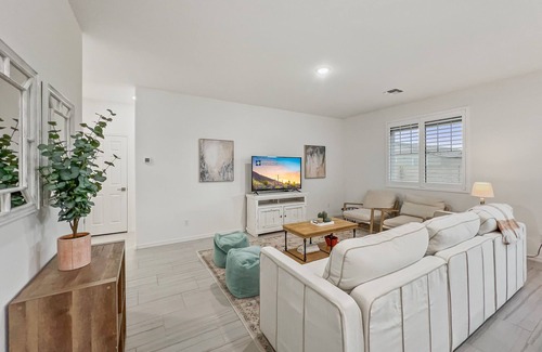 Queen Creek Casa | 3 bed, Sleeps 8. Brand New. Heated Community Pool and Spa!