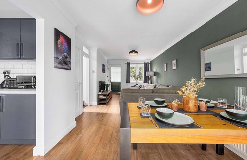 Heaton Norris Casa | 3 Bed Stockport Home by City SuperHost