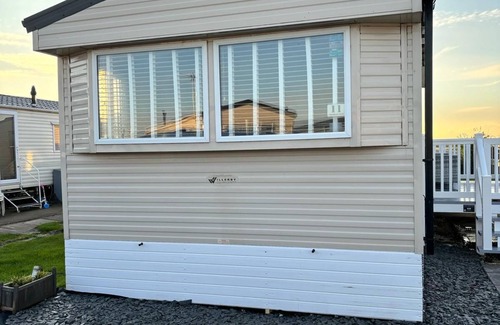 Seasalter Chalet De Esquí | 3 bed Stunning Caravan Situated nr Whitstable