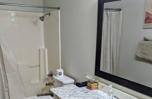 Shreveport Casa | 3 Bed Townhouse with King Bed Mins from Downtown