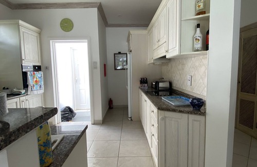 Forest Hills Villa | 3 bed villa 3.5 bathroom Air con Wifi 3 pools Gym Tennis Gated community