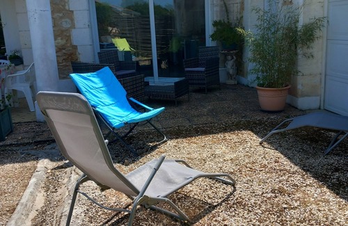 Saint-Laurent-des-Vignes Casa | 3-bedroom air-conditioned house with TV and 3 private bathrooms
