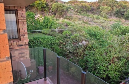 Glentana Casa | 3-Bedr Holiday Home, 5-min Walk to Beach, Seaview!