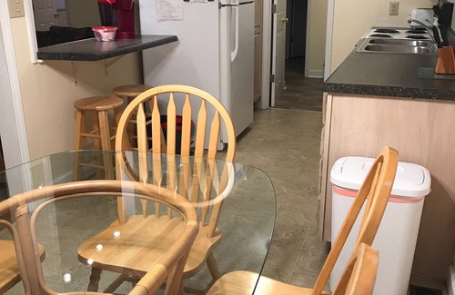 Surfside Beach Cabaña | 3 dormitorios, 2 baños, capacidad para 7 personas - Ocean Lakes Campground- WIFI- Pet Friendly