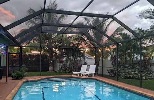 Sandalfoot Cove Casa | 3-bedrm Paradise, pool home centrally located in beautiful Boca Raton, free WiFi