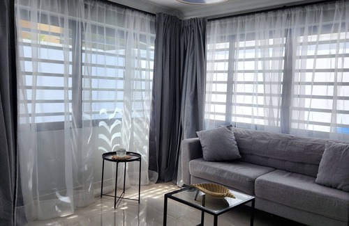 Las Acacias Casa | 3-bedroom house in welcoming Santo Domingo with AC, WiFi
