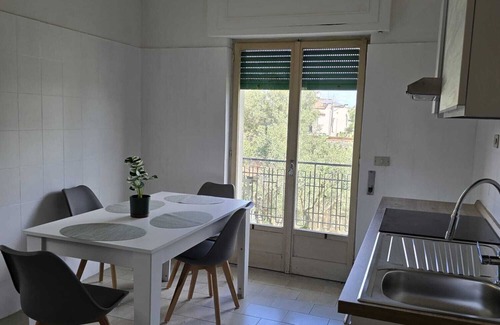 Montepaone Lido Apartamento | 3-bedroom apartment in superb Calalunga-pietragrande with WiFi, AC