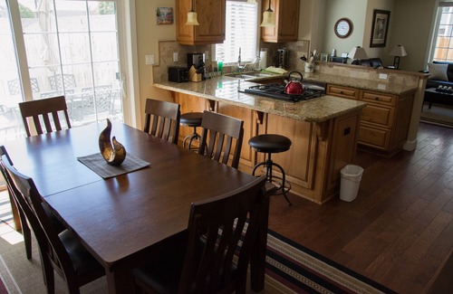 Solvang Casa | WiFi gratuito, patio privado con bañera de hidromasaje, familiar, admite mascotas