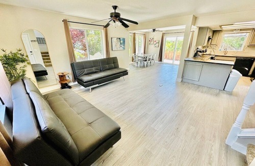 West University Casa | 3-Bedroom/2.5 Bath/4TVs/Sleeps11