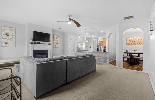 Southwestern Casa | 3-bedroom 2.5-bathroom house in Atlanta w/ Office space and High-Speed Wifi.