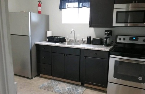 Cedar Rapids - Iowa City Casa | 3 Bedroom, 2 Bath Just 9 Blocks from Downtown!