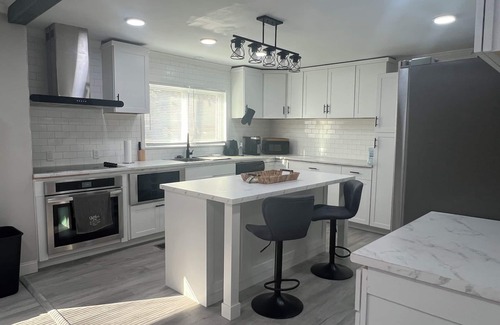 Bruce Casa | 3-bedroom 2 bath nice deck every convenience of home 30 minutes from Oxford