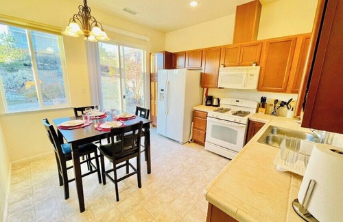 Northwest Reno Casa | 3-Bedroom/2-Bath/Pet OK/Sleeps10