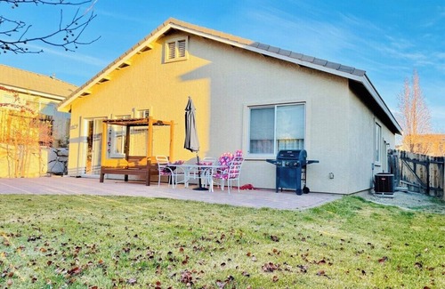 Northwest Reno Casa | 3-Bedroom/2-Bath/Pet OK/Sleeps10