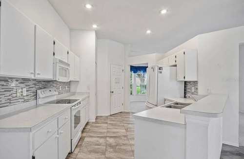 Plant City Casa | 3 bedroom 2 bath Ranch with pool