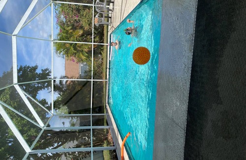 Plant City Casa | 3 bedroom 2 bath Ranch with pool