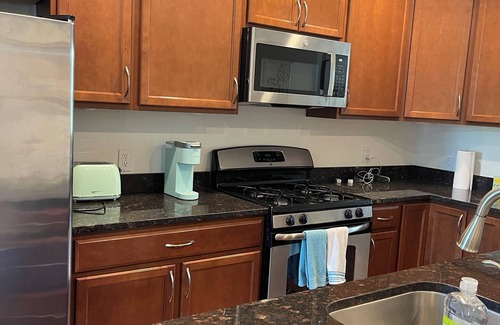 Northeast Casa | 3 Bedroom /2 Bath Row House near H Street Corridor w/Parking. Pet Friendly!