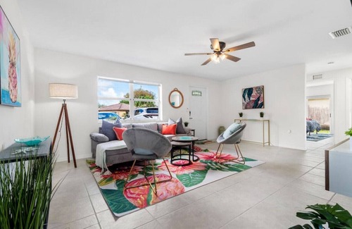 Princeton Casa | Bright 3 Bed 2Bath Home w/parking and outdoor BBQ