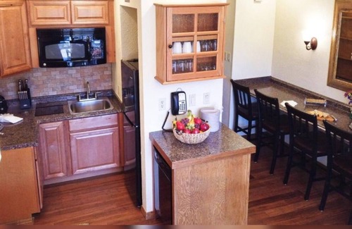 Avon Cabina | 3-bedroom/3 baths/Vail/outdoor pool/sleeps 8 /2.00 trans. to Mt.nFull Kitchen