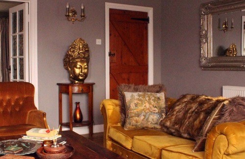 Upton St. Leonards Cabaña | 3 bedroom accommodation in Upton St. Leonards