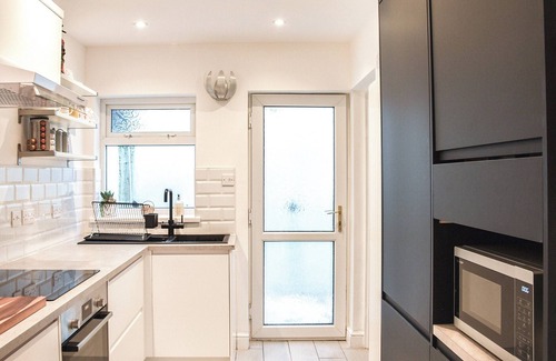 Port Talbot Cabaña | The picturesque Afan Valley lies in the heart of south Wales.