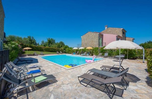 Baredine Casa | 3 bedroom accommodation in Baredine