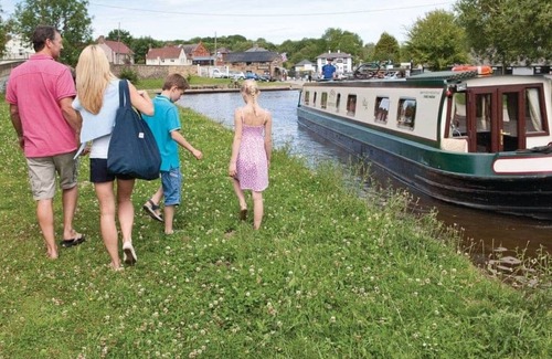 Llangollen Cabina | 3 bedroom accommodation in Llangollen