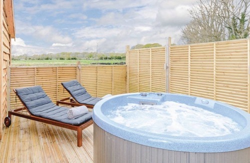Winchester Cabina | 3 bedroom accommodation in Owslebury, Winchester
