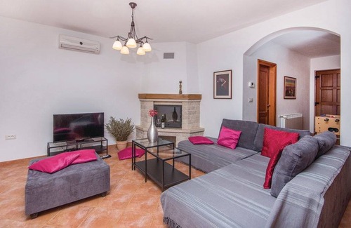 Divsici Casa | 3 bedroom accommodation in Divsici