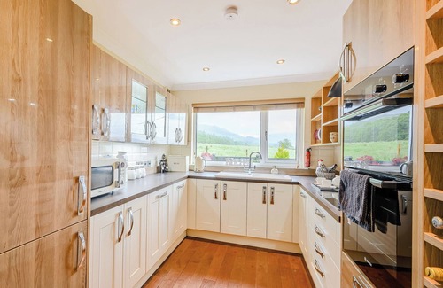 Kilmun Cabaña | The perfect coastal escape for family and friends.