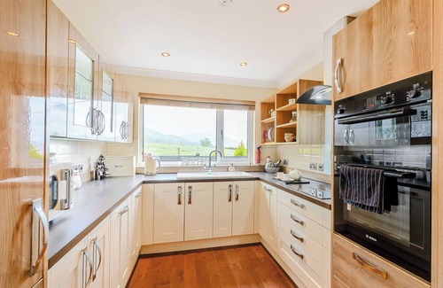 Kilmun Cabaña | The perfect coastal escape for family and friends.