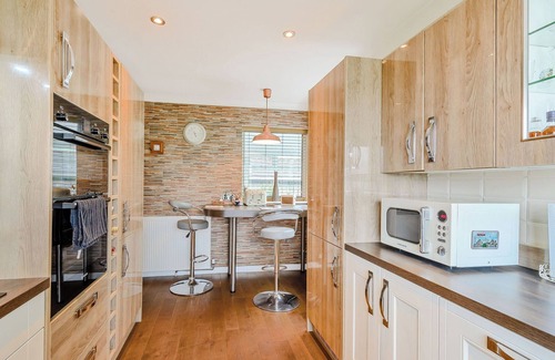 Kilmun Cabaña | The perfect coastal escape for family and friends.