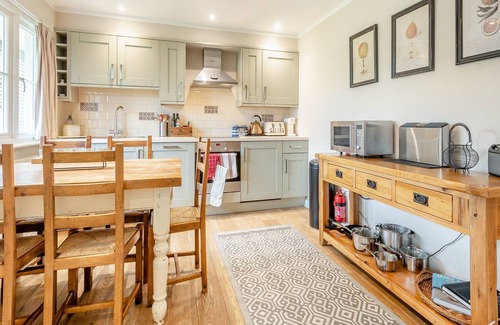 Beckington Cabaña | 3 bedroom accommodation in Beckington, near Frome