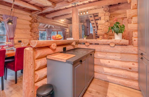 Plesce Casa | Alojamiento de 3 habitaciones en Cabar