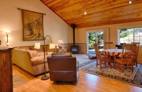 Elk Casa | Casa de 3 dormitorios y 2 baños totalmente amueblada en el hermoso y pintoresco Elk, California - A minutos de la playa