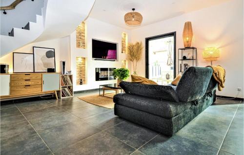 Montfavet Casa | 3 Bedroom Amazing Home In Montfavet