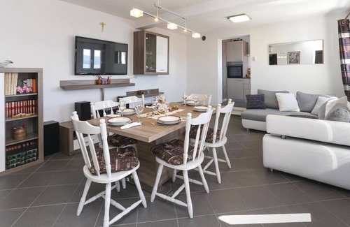 Stanici Casa | Increíble casa de 3 habitaciones en.