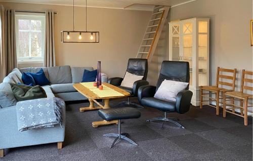 Ulsteinvik Casa | 3 Bedroom Amazing Home In Haddal