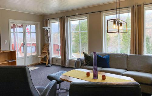 Ulsteinvik Casa | 3 Bedroom Amazing Home In Haddal