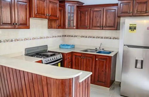 Guaricano Apartamento | 3-bedroom apartment in enchanting Santo Domingo with AC