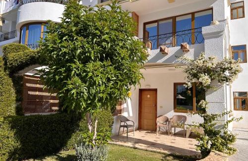 Ras Nasrani Apartamento | 3-Bedroom Apartment on the Ground Floor with Pool View, Personal Garden Area, Backyard, and Free Beach Access in Sharm Hills Resort