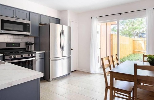 Sweetbriar Apartamento | 3 Bedroom Apartment 546067 by Houzlet