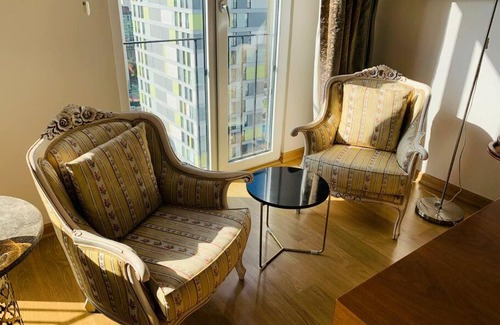 Serifali Mahallesi Apartamento | 3 Bedroom Apartment at Atasehir