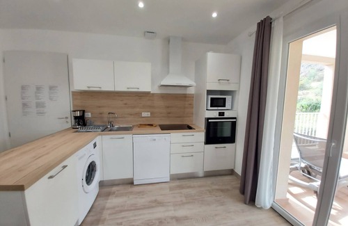 Galeria Apartamento | 3 bedroom apartment heated pool air conditioned wifi 1 min river 7 min beach