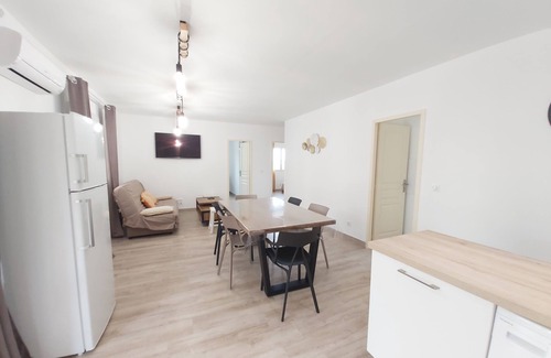 Galeria Apartamento | 3 bedroom apartment heated pool air conditioned wifi 1 min river 7 min beach