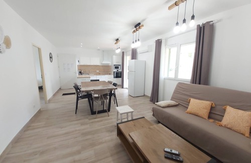 Galeria Apartamento | 3 bedroom apartment heated pool air conditioned wifi 1 min river 7 min beach