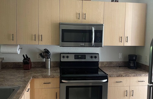 Haines City Apartamento | 3-bedroom apartment in charming Poinciana with fitness room, AC