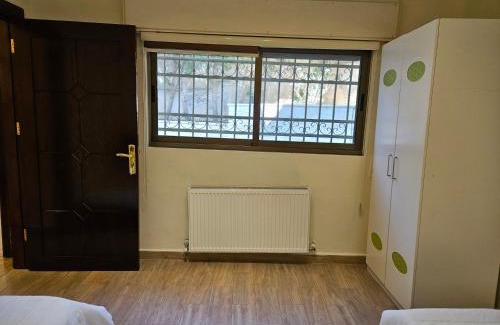 Al Jubeiha Apartamento | 3 Bedroom Apartment in a quiet area